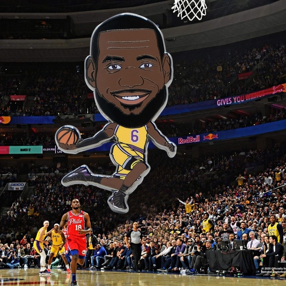 LeBron Lapel Pin - Picture 3 of 3